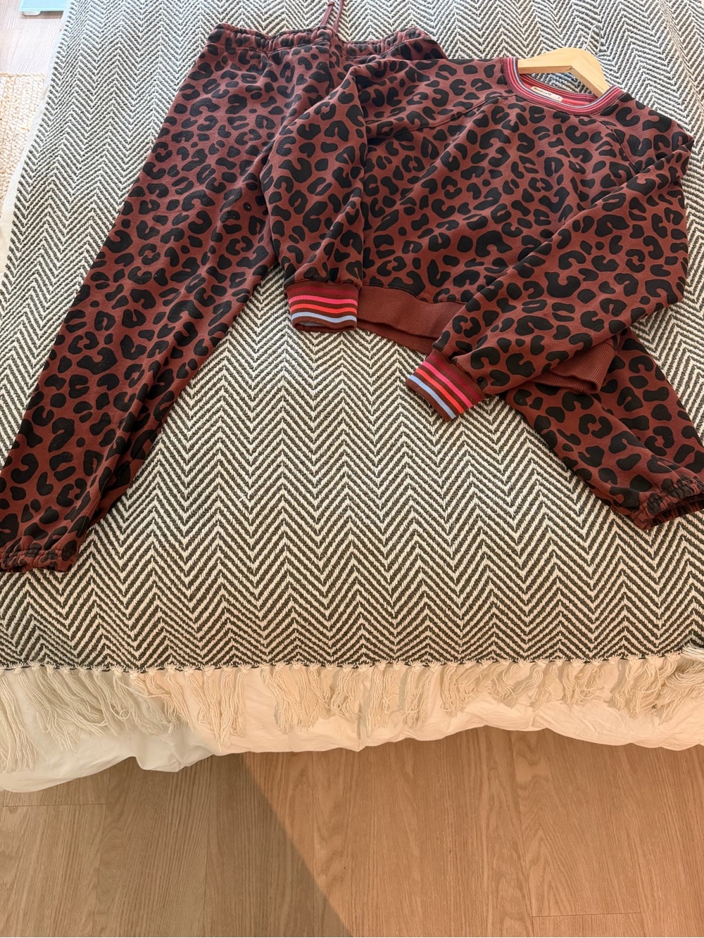 Marine Layer Leopard “Anytime” Sweatshirt & Joggers SET Small
